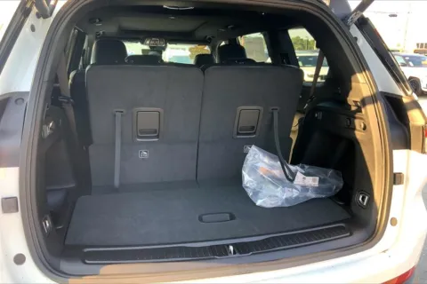More photos of 2025 Jeep Grand Cherokee L Limited at Cable Dahmer Chrysler Dodge Jeep Ram of Kansas City, MO