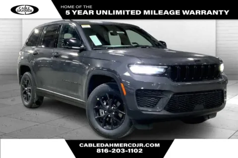 Gray 2025 Jeep Grand Cherokee Altitude for sale in Kansas City, MO