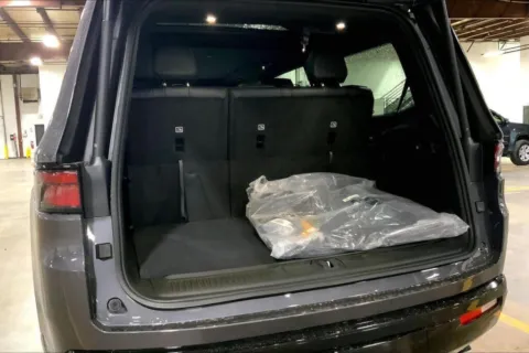 More photos of 2025 Jeep Wagoneer Series II Carbide at Cable Dahmer Chrysler Dodge Jeep Ram of Kansas City, MO