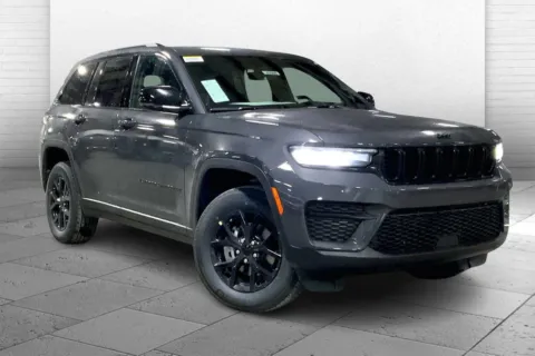 Gray 2025 Jeep Grand Cherokee Altitude for sale in Kansas City, MO