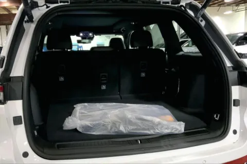 More photos of 2025 Jeep Grand Cherokee Limited at Cable Dahmer Chrysler Dodge Jeep Ram of Kansas City, MO