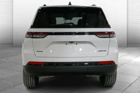 More photos of 2025 Jeep Grand Cherokee Limited at Cable Dahmer Chrysler Dodge Jeep Ram of Kansas City, MO