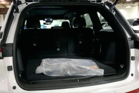 More photos of 2025 Jeep Grand Cherokee Limited at Cable Dahmer Chrysler Dodge Jeep Ram of Kansas City, MO