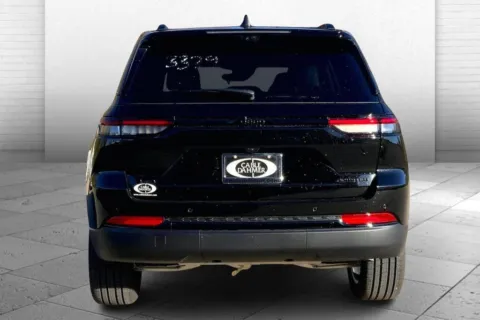 More photos of 2025 Jeep Grand Cherokee Limited at Cable Dahmer Chrysler Dodge Jeep Ram of Kansas City, MO