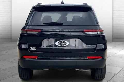 More photos of 2025 Jeep Grand Cherokee Limited at Cable Dahmer Chrysler Dodge Jeep Ram of Kansas City, MO