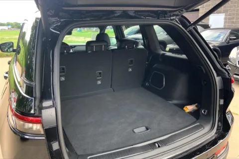 More photos of 2025 Jeep Grand Cherokee Limited at Cable Dahmer Chrysler Dodge Jeep Ram of Kansas City, MO
