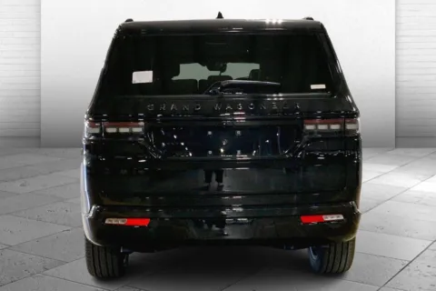 More photos of 2025 Jeep Grand Wagoneer Series III Obsidian at Cable Dahmer Chrysler Dodge Jeep Ram of Kansas City, MO