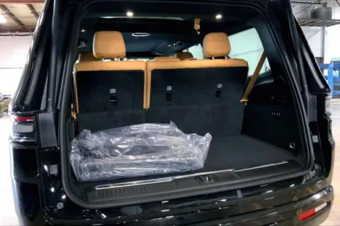 More photos of 2025 Jeep Grand Wagoneer Series III Obsidian at Cable Dahmer Chrysler Dodge Jeep Ram of Kansas City, MO
