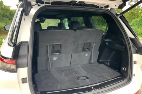 More photos of 2025 Jeep Grand Cherokee L Limited at Cable Dahmer Chrysler Dodge Jeep Ram of Kansas City, MO