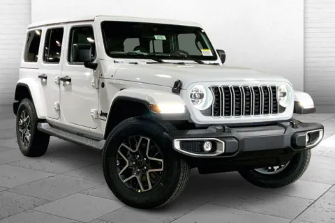 White 2025 Jeep Wrangler Sahara for sale in Kansas City, MO