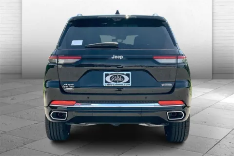 More photos of 2025 Jeep Grand Cherokee Overland at Cable Dahmer Chrysler Dodge Jeep Ram of Kansas City, MO