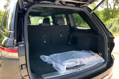 More photos of 2025 Jeep Grand Cherokee Overland at Cable Dahmer Chrysler Dodge Jeep Ram of Kansas City, MO