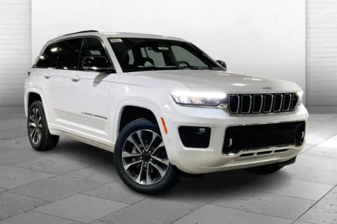 White 2025 Jeep Grand Cherokee GRAND CHEROKEE OVERLAND 4X4 for sale in Kansas City, MO