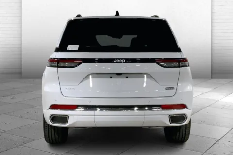 More photos of 2025 Jeep Grand Cherokee GRAND CHEROKEE OVERLAND 4X4 at Cable Dahmer Chrysler Dodge Jeep Ram of Kansas City, MO