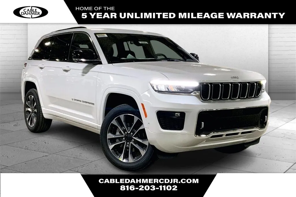 White 2025 Jeep Grand Cherokee Overland for sale in Kansas City, MO