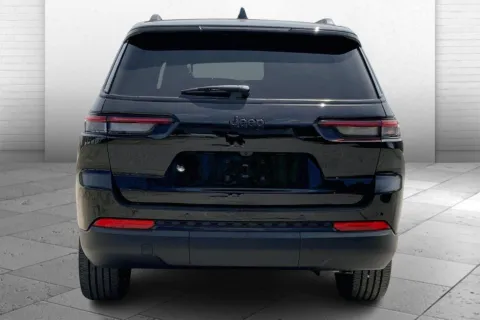 More photos of 2025 Jeep Grand Cherokee L Altitude at Cable Dahmer Chrysler Dodge Jeep Ram of Kansas City, MO