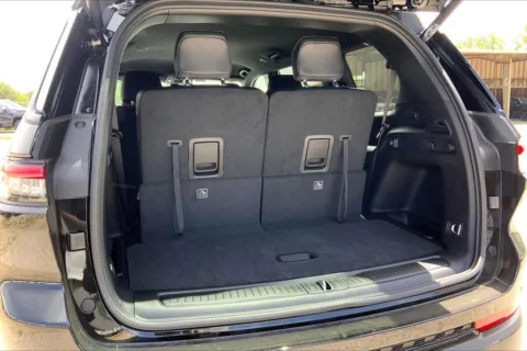 More photos of 2025 Jeep Grand Cherokee L Altitude at Cable Dahmer Chrysler Dodge Jeep Ram of Kansas City, MO