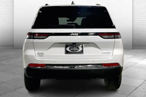 More photos of 2025 Jeep Grand Cherokee Laredo X at Cable Dahmer Chrysler Dodge Jeep Ram of Kansas City, MO