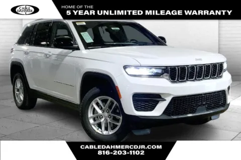 White 2025 Jeep Grand Cherokee Laredo X for sale in Kansas City, MO