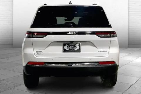 More photos of 2025 Jeep Grand Cherokee Laredo X at Cable Dahmer Chrysler Dodge Jeep Ram of Kansas City, MO
