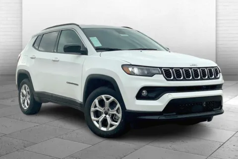 White 2025 Jeep Compass Latitude for sale in Kansas City, MO