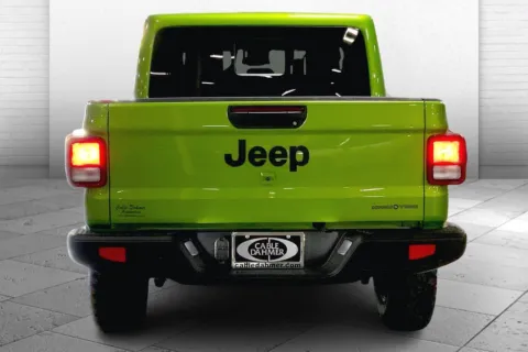 More photos of 2025 Jeep Gladiator High Tide at Cable Dahmer Chrysler Dodge Jeep Ram of Kansas City, MO