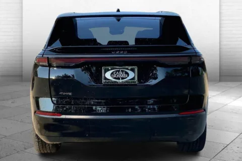 More photos of 2025 Jeep Wagoneer S Limited at Cable Dahmer Chrysler Dodge Jeep Ram of Kansas City, MO