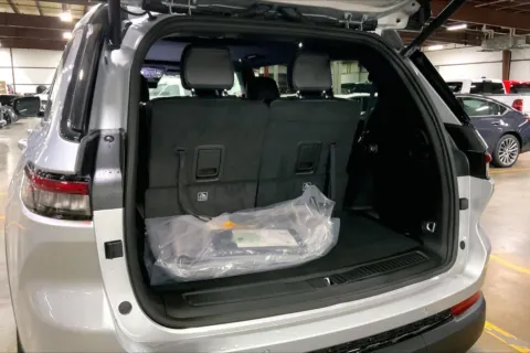 More photos of 2025 Jeep Grand Cherokee GRAND CHEROKEE L LIMITED 4X4 at Cable Dahmer Chrysler Dodge Jeep Ram of Kansas City, MO