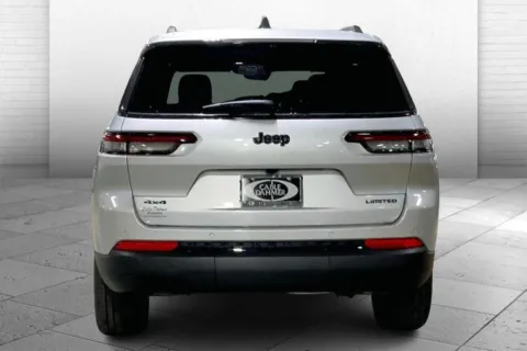 More photos of 2025 Jeep Grand Cherokee L Limited at Cable Dahmer Chrysler Dodge Jeep Ram of Kansas City, MO