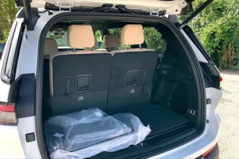 More photos of 2025 Jeep Grand Cherokee L Limited at Cable Dahmer Chrysler Dodge Jeep Ram of Kansas City, MO