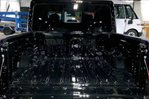 More photos of 2025 Jeep Gladiator High Tide at Cable Dahmer Chrysler Dodge Jeep Ram of Kansas City, MO