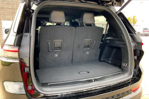 More photos of 2025 Jeep Grand Cherokee L Altitude X at Cable Dahmer Chrysler Dodge Jeep Ram of Kansas City, MO