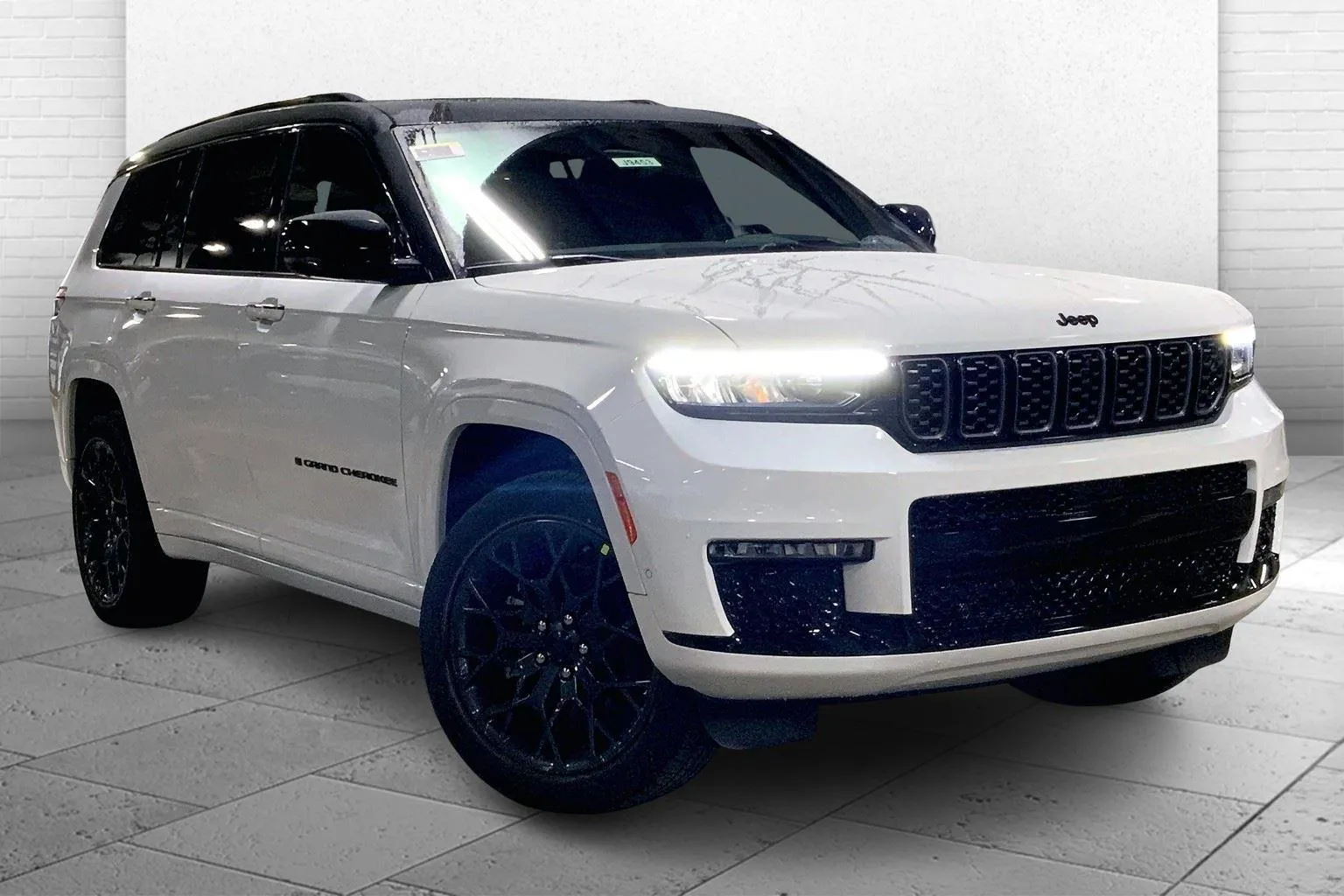 White 2025 Jeep Grand Cherokee GRAND CHEROKEE L SUMMIT RESERVE 4X4 for sale in Kansas City, MO