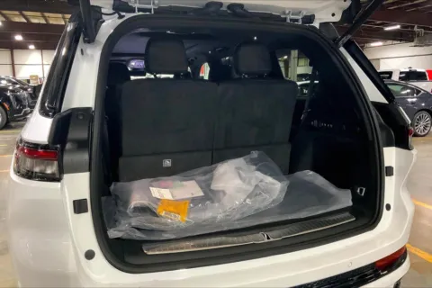 More photos of 2025 Jeep Grand Cherokee L Summit Reserve at Cable Dahmer Chrysler Dodge Jeep Ram of Kansas City, MO