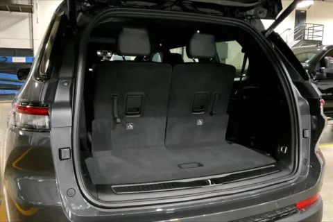 More photos of 2025 Jeep Grand Cherokee L Altitude X at Cable Dahmer Chrysler Dodge Jeep Ram of Kansas City, MO