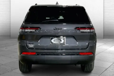More photos of 2025 Jeep Grand Cherokee L Altitude X at Cable Dahmer Chrysler Dodge Jeep Ram of Kansas City, MO