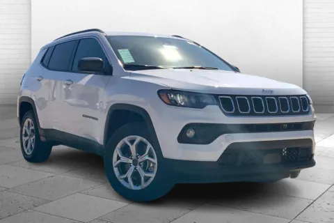White 2025 Jeep Compass Latitude for sale in Kansas City, MO