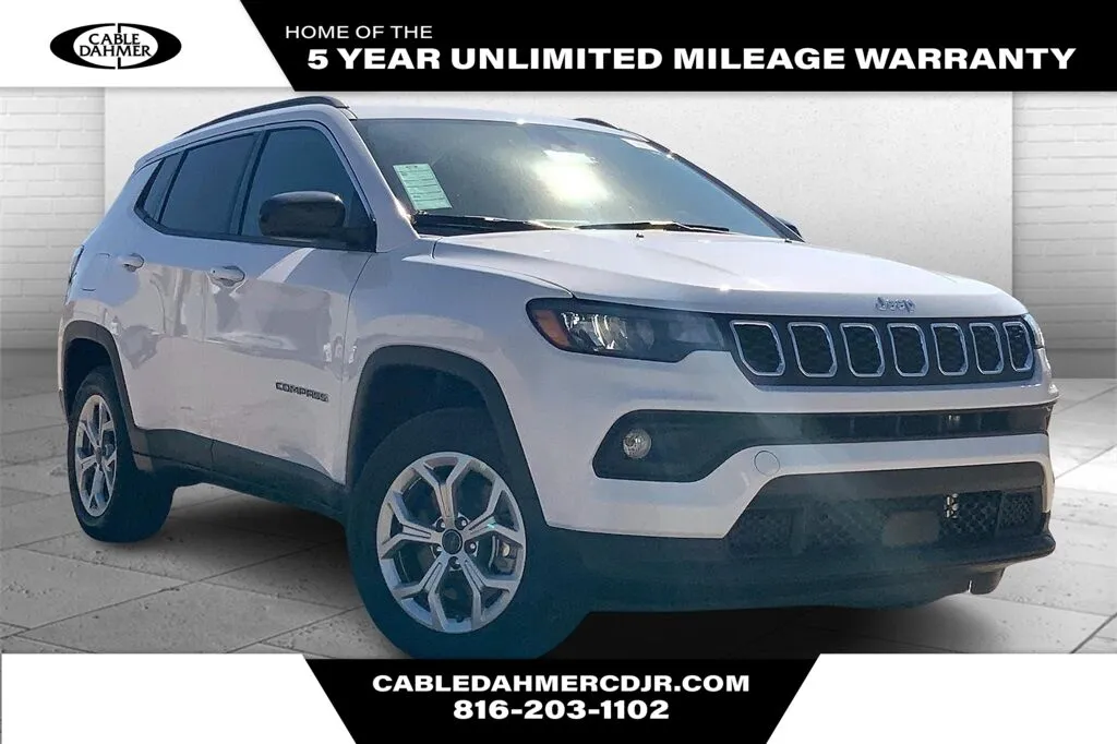 White 2025 Jeep Compass Latitude for sale in Kansas City, MO