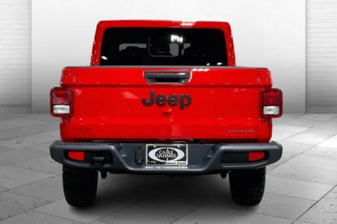 More photos of 2025 Jeep Gladiator High Tide at Cable Dahmer Chrysler Dodge Jeep Ram of Kansas City, MO