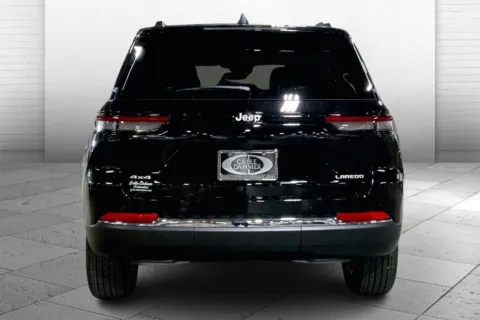 More photos of 2025 Jeep Grand Cherokee Laredo X at Cable Dahmer Chrysler Dodge Jeep Ram of Kansas City, MO
