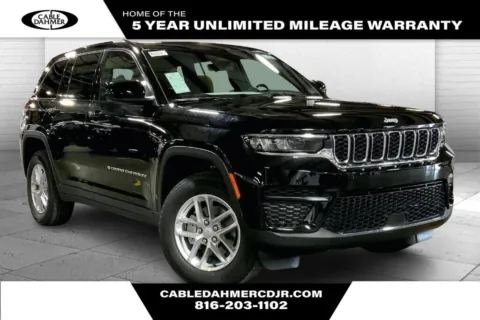 Black 2025 Jeep Grand Cherokee Laredo X for sale in Kansas City, MO