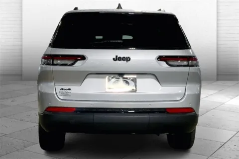 More photos of 2025 Jeep Grand Cherokee L Altitude X at Cable Dahmer Chrysler Dodge Jeep Ram of Kansas City, MO