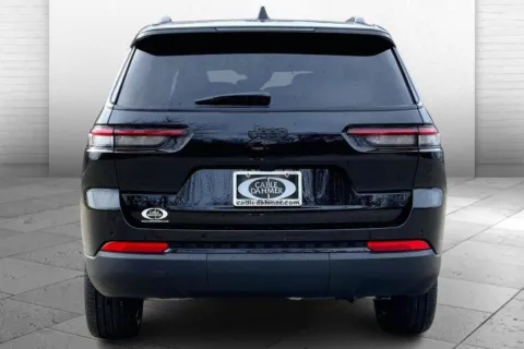 More photos of 2025 Jeep Grand Cherokee L Altitude X at Cable Dahmer Chrysler Dodge Jeep Ram of Kansas City, MO