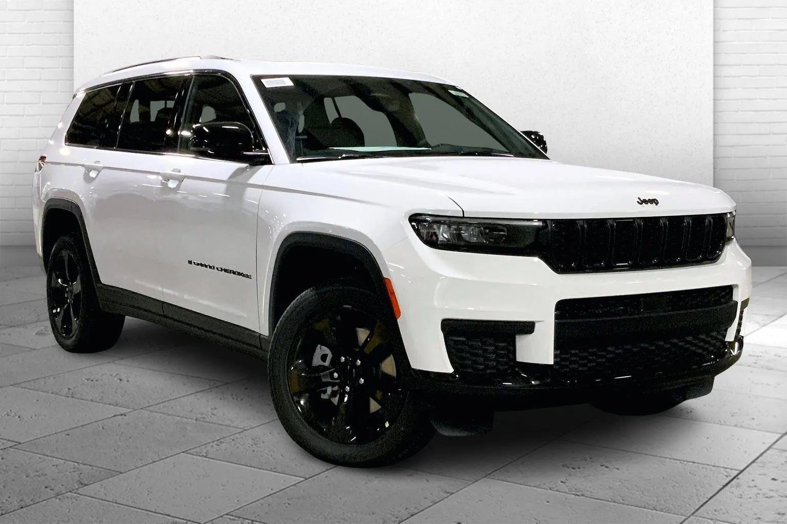 White 2025 Jeep Grand Cherokee GRAND CHEROKEE L ALTITUDE X 4X4 for sale in Kansas City, MO