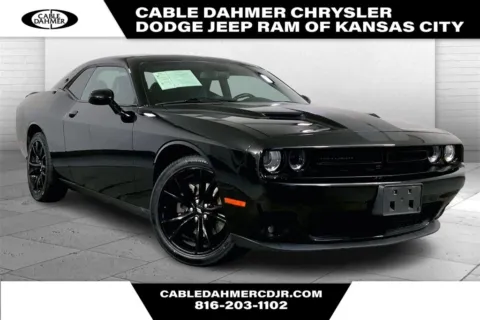 Black 2018 Dodge Challenger SXT for sale in Kansas City, MO