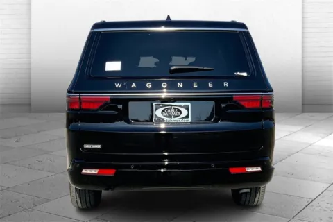 More photos of 2025 Jeep Wagoneer L Series II at Cable Dahmer Chrysler Dodge Jeep Ram of Kansas City, MO