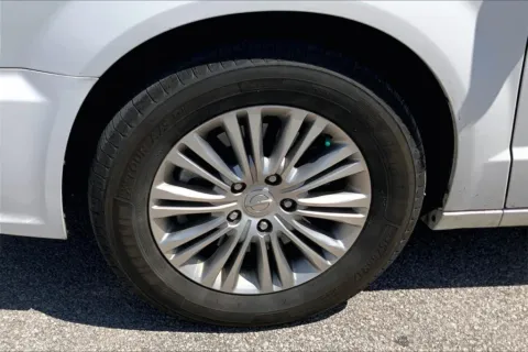 More photos of 2015 Chrysler Town & Country Touring-L at Cable Dahmer Chrysler Dodge Jeep Ram of Kansas City, MO