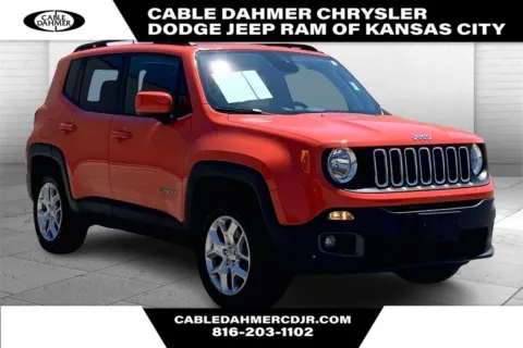 Orange 2018 Jeep Renegade Latitude for sale in Kansas City, MO
