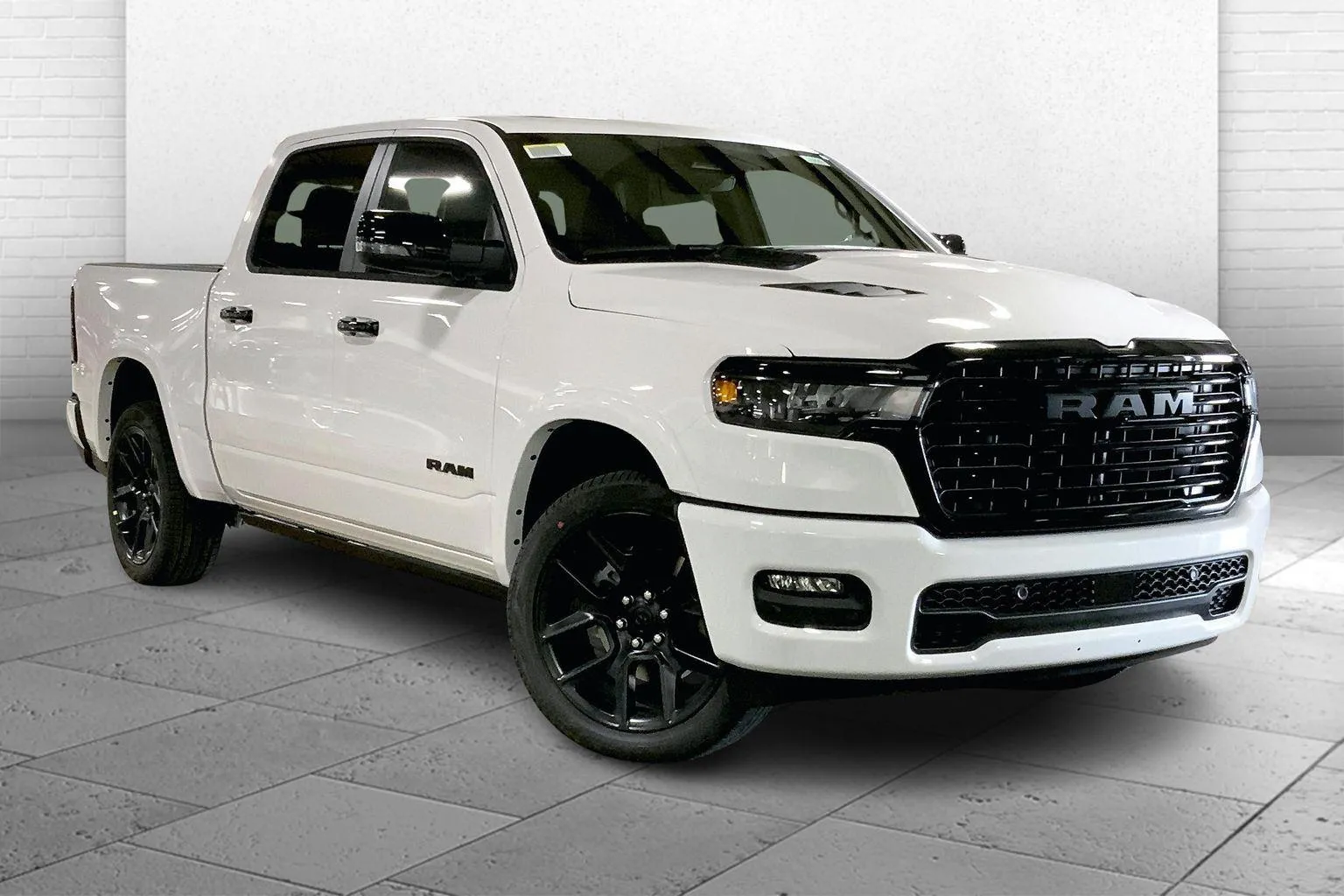 White 2026 RAM Ram 1500 RAM 1500 LARAMIE CREW CAB 4X4 5'7' BOX for sale in Kansas City, MO