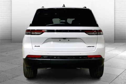 More photos of 2025 Jeep Grand Cherokee Limited at Cable Dahmer Chrysler Dodge Jeep Ram of Kansas City, MO